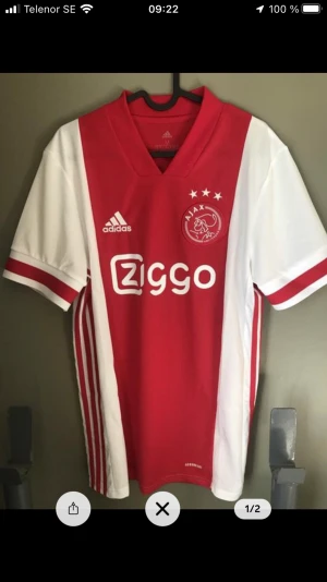 Ajax tröja - En äkta Ajax tröja från adidas. Ny skick aldrig använts