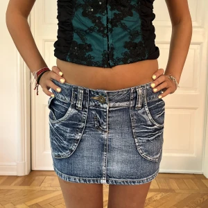 Jeanskjol! - Snygg lågmidjad jeanskjol!!