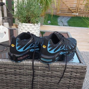 Nike tn skor - Fina och nya tn skor i storlek 45 Dom e helt nya använt 3 gånger  Säljer de för de inte min färg ångrar köpet köpt för 2000 i footlocker har lådan kvar men kvittot har nog kastats 