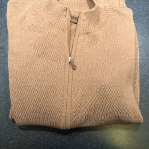 Stenströms tröja  -  bra skick allt ser bra ut. 8/10