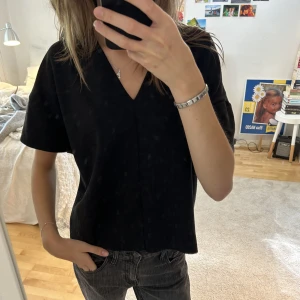 Trekvartsärmad topp zara - Skitsnygg Trekvartsärmad topp från zara!