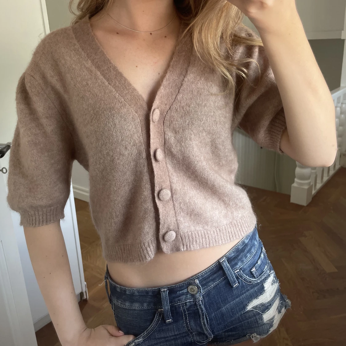 Stickad kortärmad kofta - 90