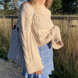 Stickad tröja  - Stickad tröja i fint skick💓