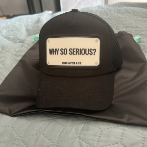 John hatter keps - En oanvänd keps som jag köpt för 1095 och i väldigt bra skick