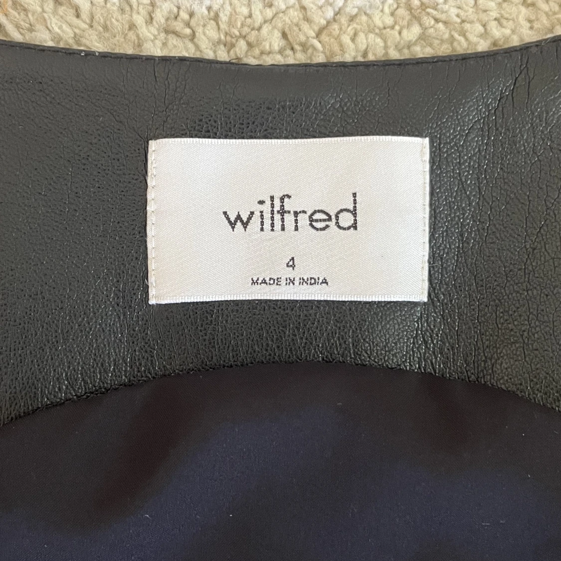 Aritzia läderväst - 90