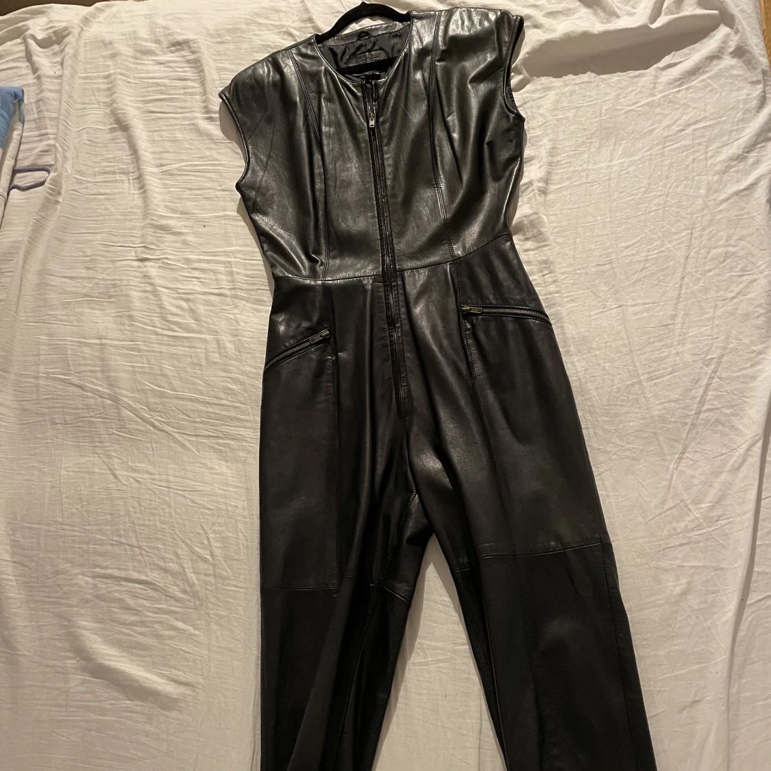 Jumpsuit i skinn
