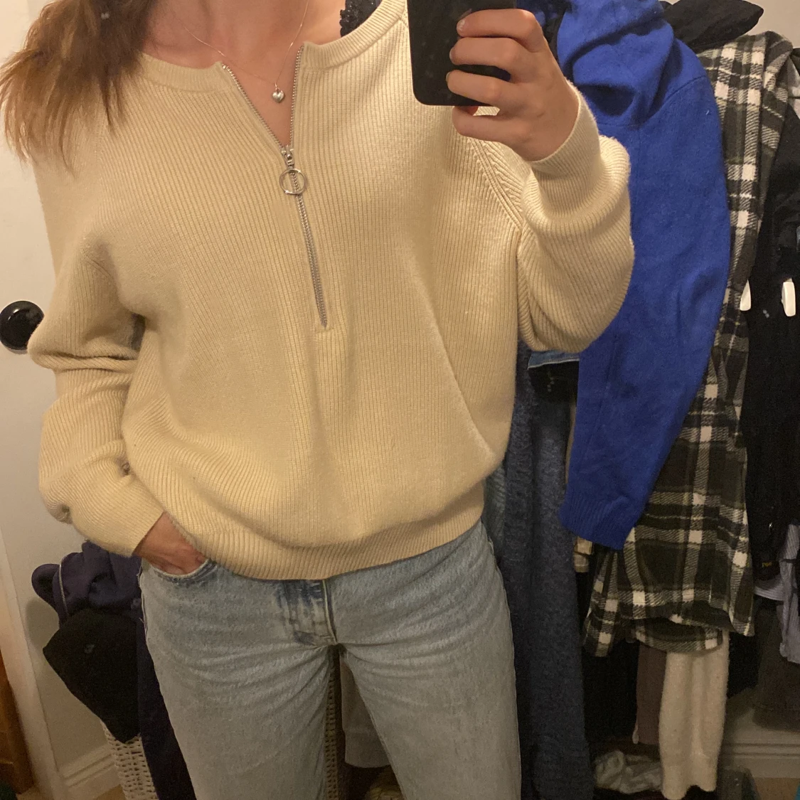 Beige tjocktröja - 90