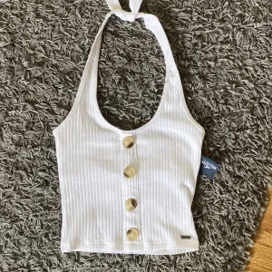 Topp - Helt oanvänd topp med lappen kvar från Hollister💕