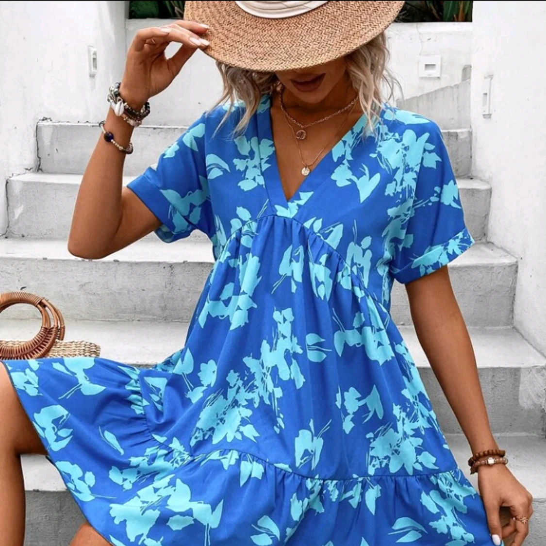 Blommig klänning M - Oänvand - 91