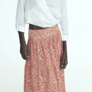 Zara långkjol - En jätte fin långkjol från zara i storlek S. Slutsåld överallt. Använd 2 gånger💞💞💞