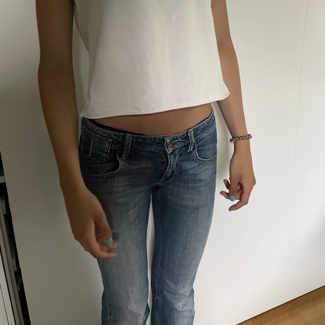 lågmidjade jeans