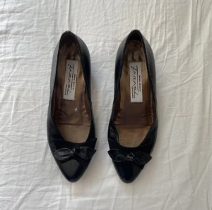 Klackskor  - Säljer dessa fina söta vintage klackskor, storlek 36🤍