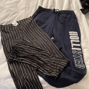 Mjukisbyxor paket - Ett härligt paket av två mjukisbyxor där båda är använda men i bra skick. Randiga från Gina och de andra från Hollister, hör av er vid ytterligare frågor samt bilder🫶🏻