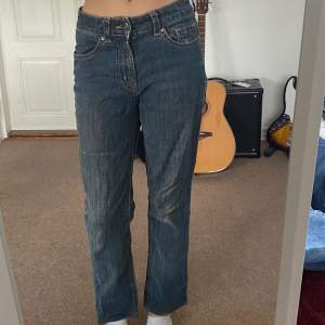 Säljer dessa jeans som jag aldrig använt, är en aning korta i benen för mig som är 1,70 , men annars jättefina💗💗
