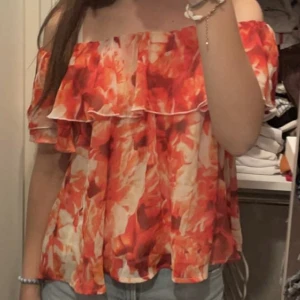 Blommig topp - Bra skick 