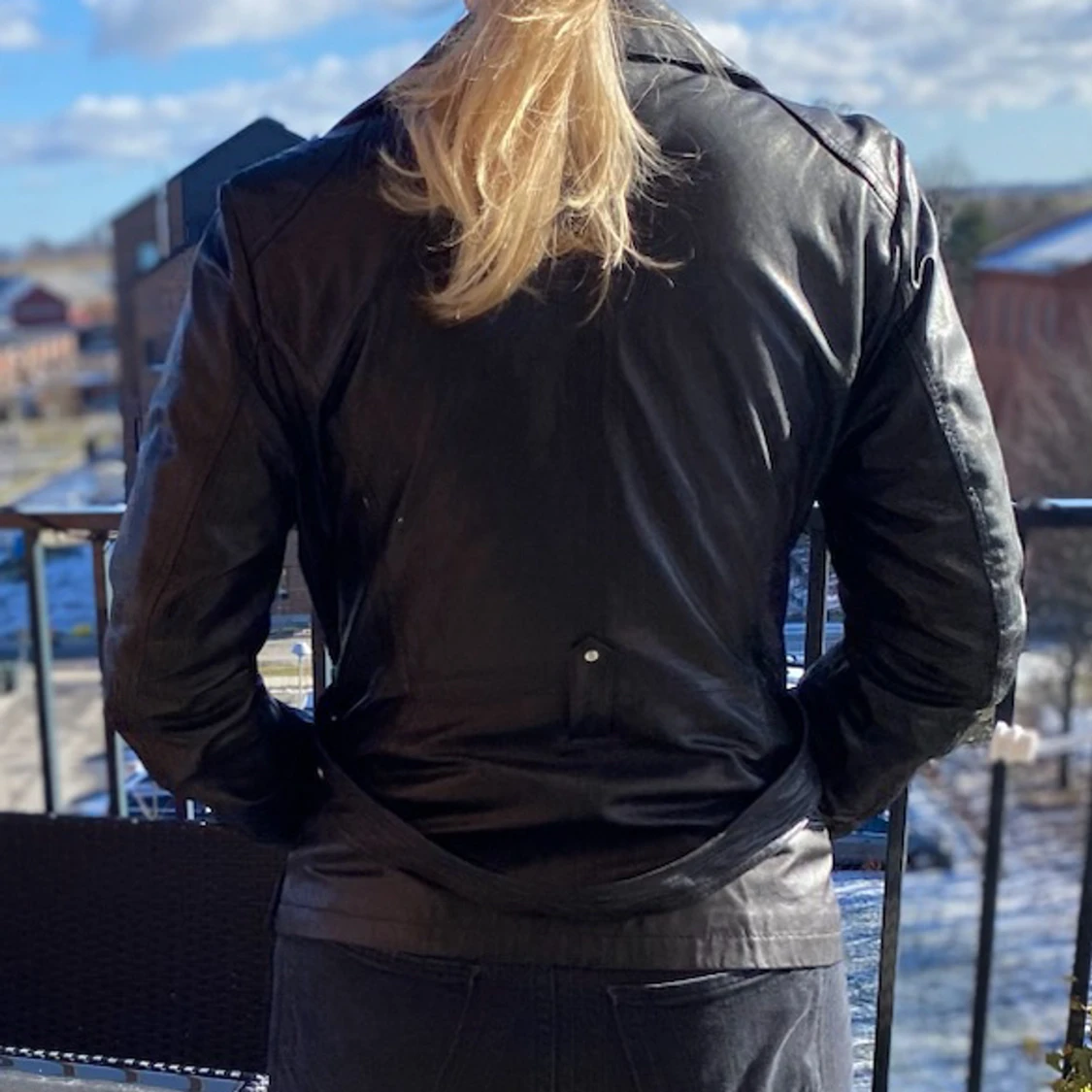 Svart skinnjacka - 91