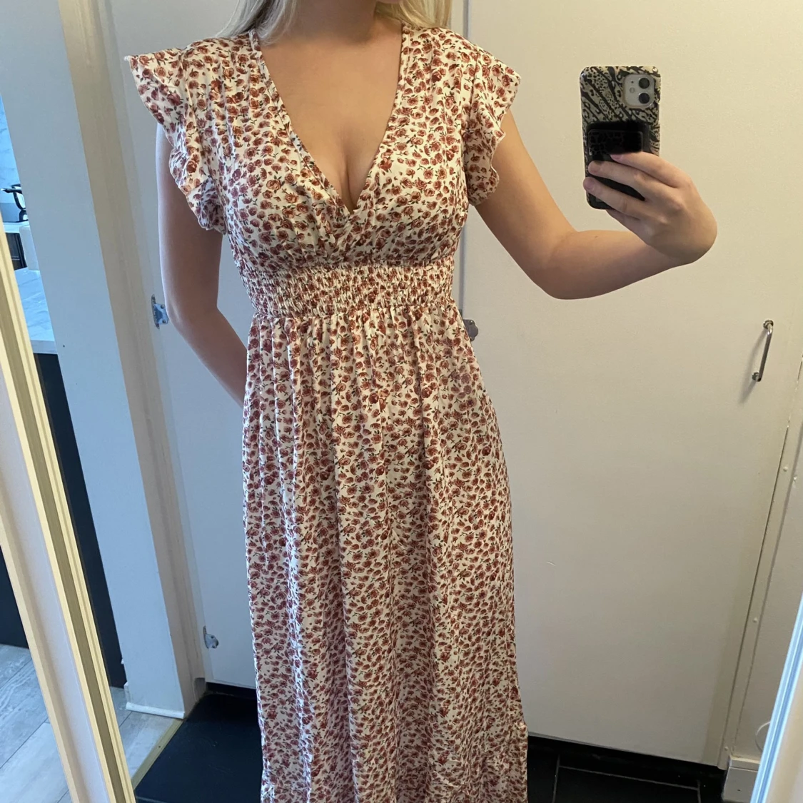 Blommig klänning - 90