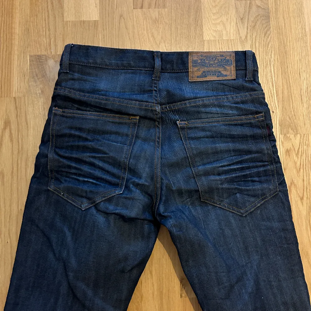 Snygga Crocker jeans som tyvärr blivit för små/ W28 L32/slim fit/ inga anmärkningar/ nypris 700 vid snabb affär 149. Jeans & Byxor.