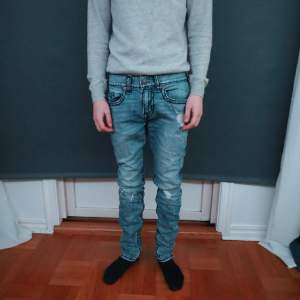 True Religion rocco jeans  Nypris: 1500kr Condition 9/10 Storlek: 29  Knappt använda! Pris kan diskuteras!