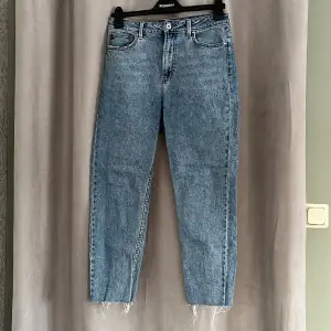 Jeans från only i storlek 29,32 Är i bra skick Skicka meddelande för fler bilder