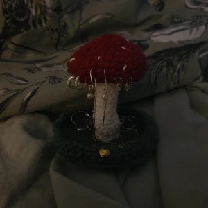 Smyckeshållare  - Smycken ingår INTE