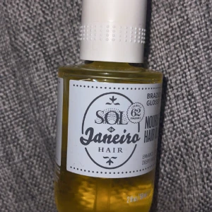 Sol de Janeiro hårolja - Sol de Janeiro hårolja. Endast använd 2 gånger. Luktar supergott!