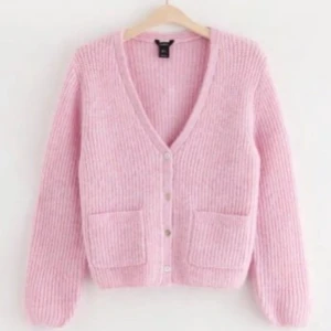 Kofta  - Jätte fin rosa kofta från Lindex!! Lite nopprig men går att fixa💞