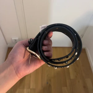 Bälte - Använd ett fåtal gånger och är i jättebra skick! 