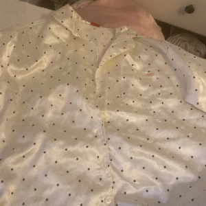 Skjorta  - Fin nästan helt oanvänd 