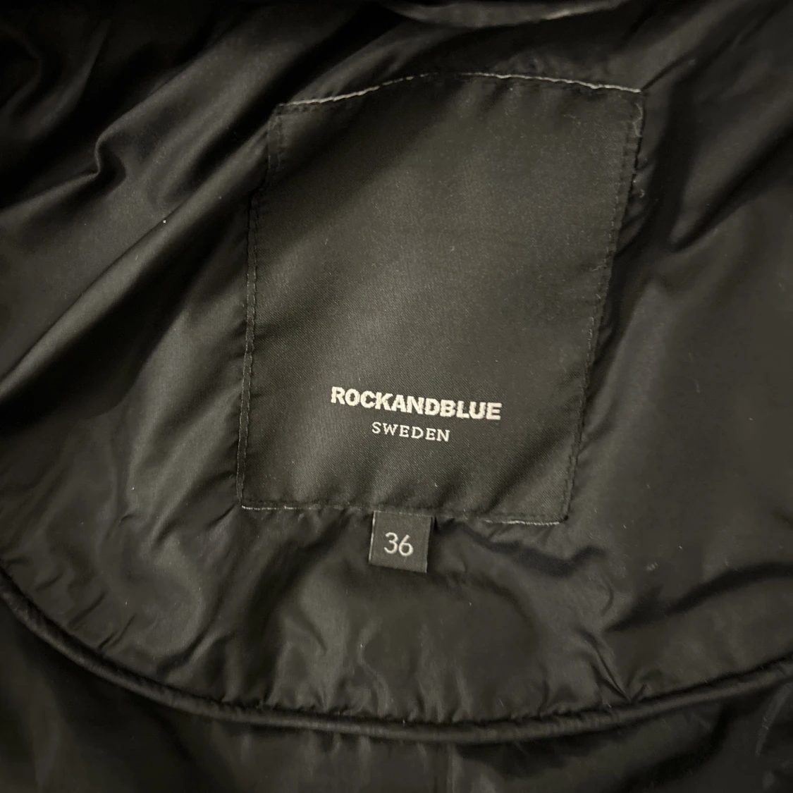 Rock and blue jacka  - 91