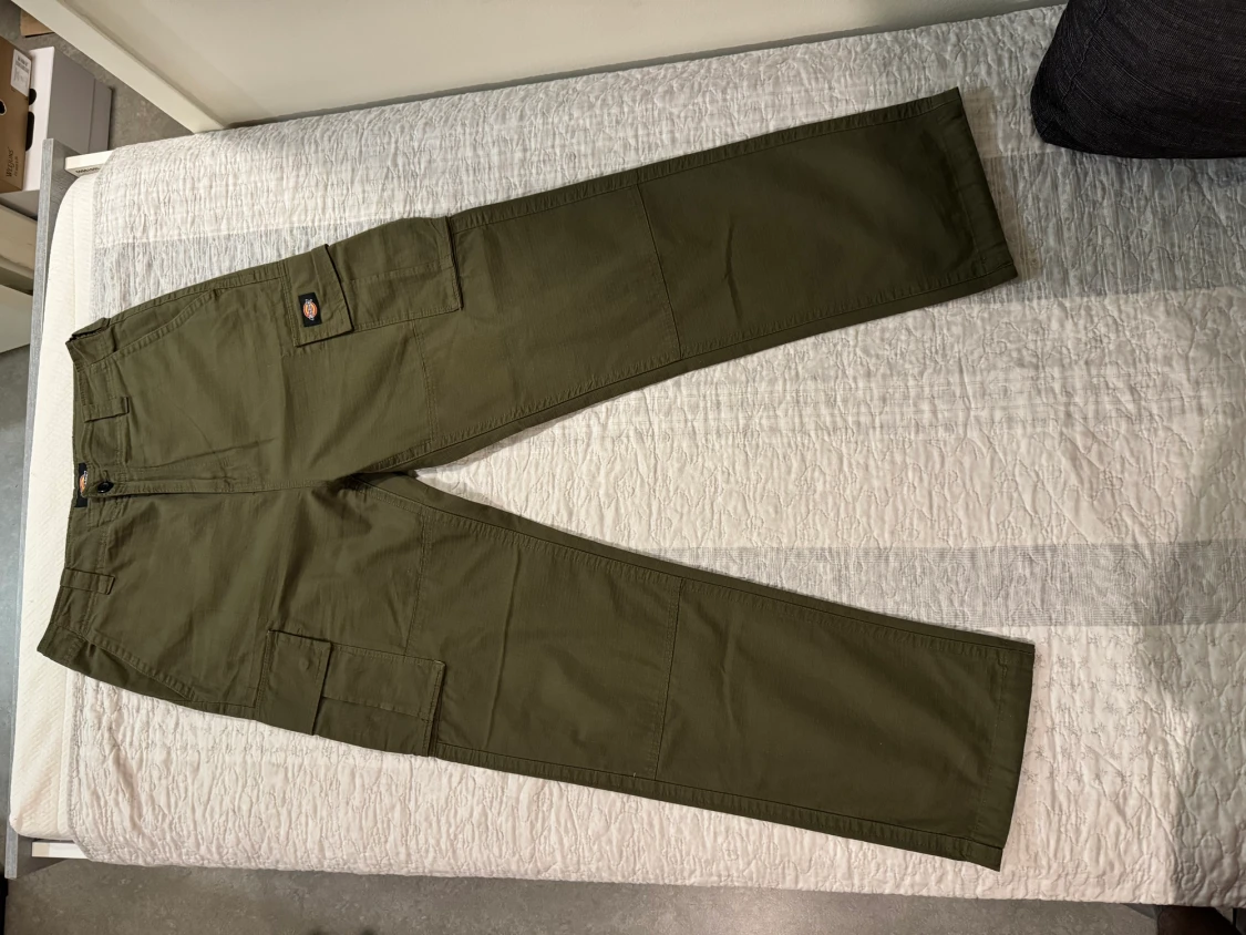 Dickies cargos