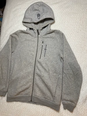 Sail Racing zip up hoodie - Sail Racing zip up hoodie i storlek 160-barn, äkta! Fråga för mer information privat.