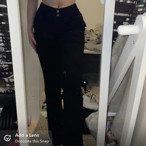 Svarta byxor  - Svarta cargo liknande byxor