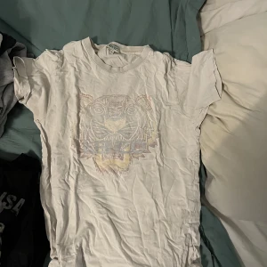 Kenzo T-shirt - Small