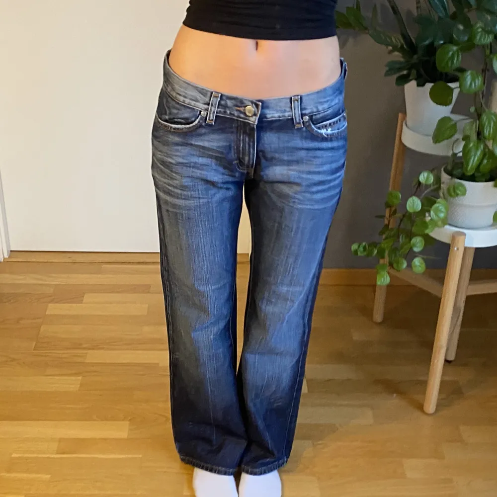 Helt nya lågmidjade only jeans, storlek 30/30! Jag är 165 😇🙌. Jeans & Byxor.