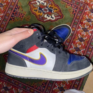 Jordans  - Så najs jordans, bra skick, extremt sköna. Jag har vanligtvis storlek 38 och dom här passar perfekt 