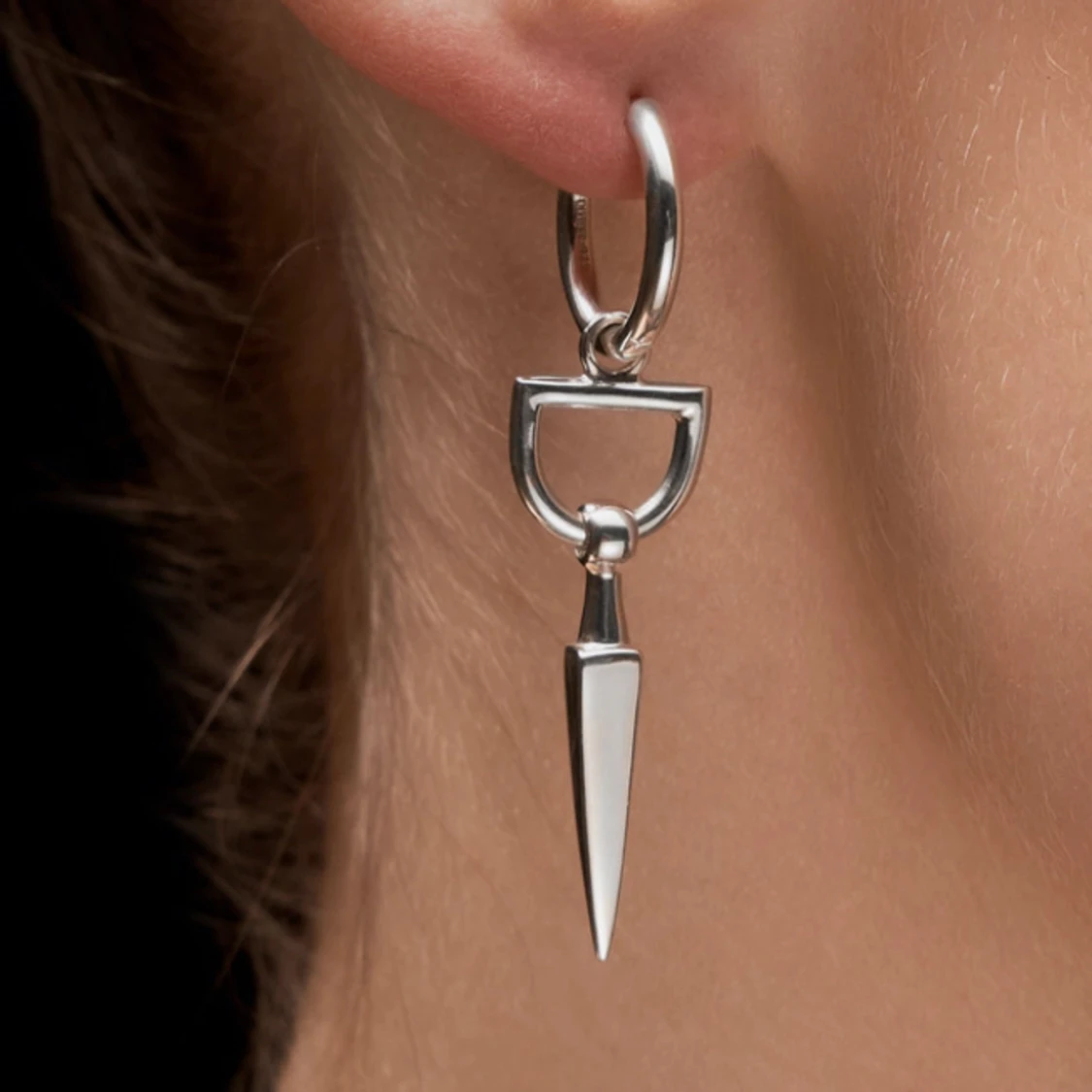 BITTEN EARING, BYTER! - 90