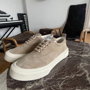 Eytys Mother II - Nyskick använda en gång  Nypris 2300 kr Stl 44  Kan fraktas vart som och frakt ingår 