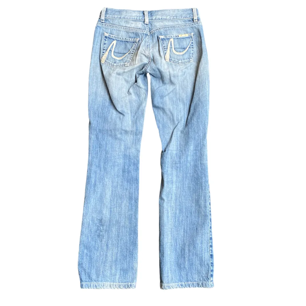 skitsnygga lågmidjade jeans köpta på 2000-talet! . Jeans & Byxor.