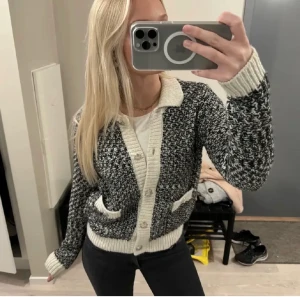 Kofta  - Super snygg kofta, lånade bilder