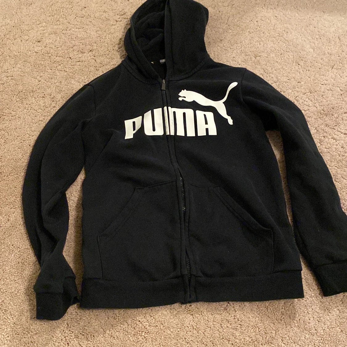 Svart puma zip-hoodie💗❤️🫶🏻 - 90