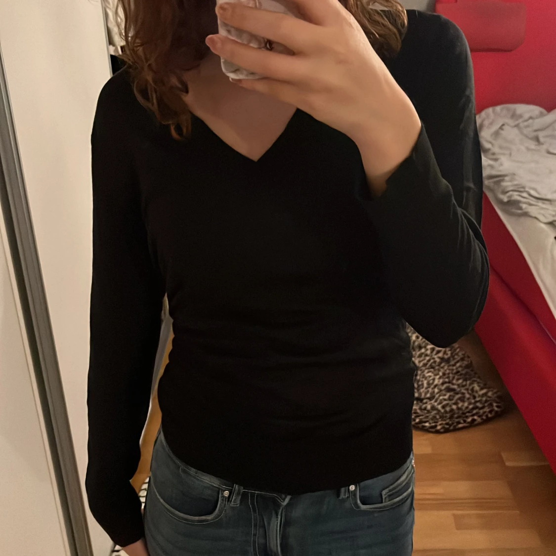 Svart tröja med V ringning 