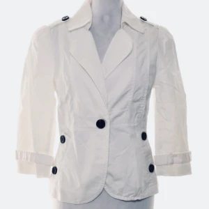 Esprit vacker blus / kavaj / nyskick stl 38 som 36 - Jättefint skick ! Knappt använd   Esprit stl 38 men mer som 36 tycker jag  100% slitstark bomull 