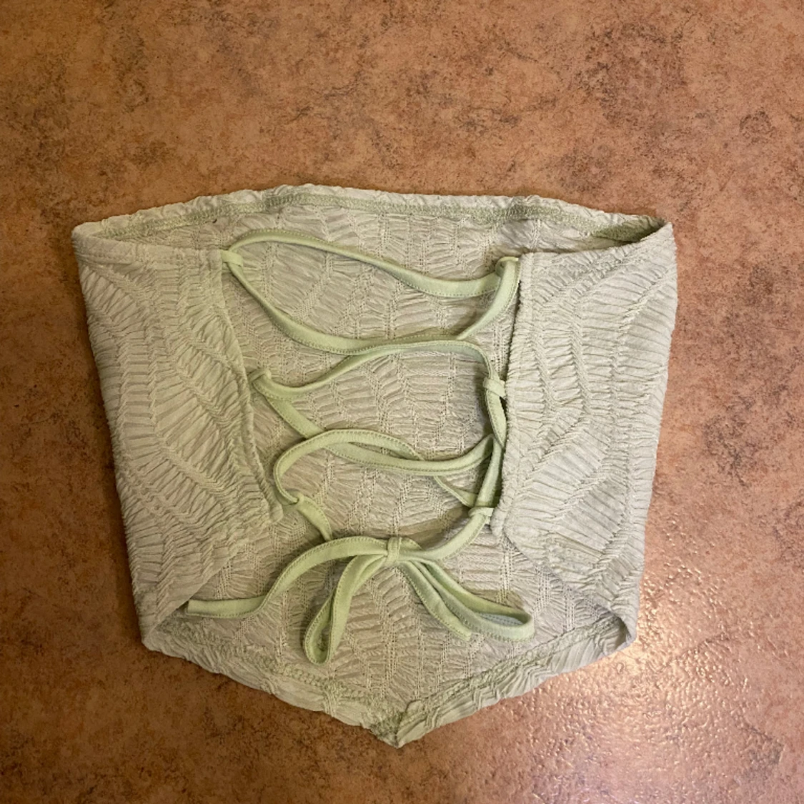 Festtopp i neongrön - 90