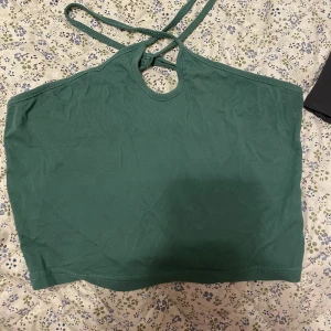 Linne - Grönt linne från SHEIN st S, 20kr+frakt 