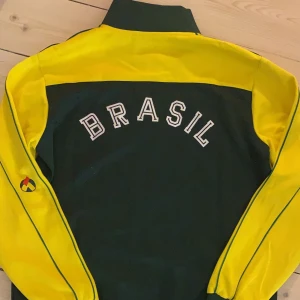 Brasilien Track Jacket - Tvärfet Brasilien Trackjacket strl M