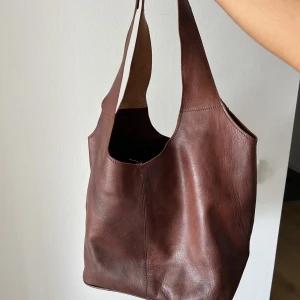 Läderväska  - Använd fåtal gånger 