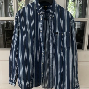 Lee skjorta - Väldigt fin Lee skjorta.  Storlek L 