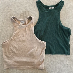 Ribbat linne - Ribbade linnen från H&M. Använda fåtal gånger. Storlek S på båda. Pris: ❗️20kr för en ❗️30kr för båda 