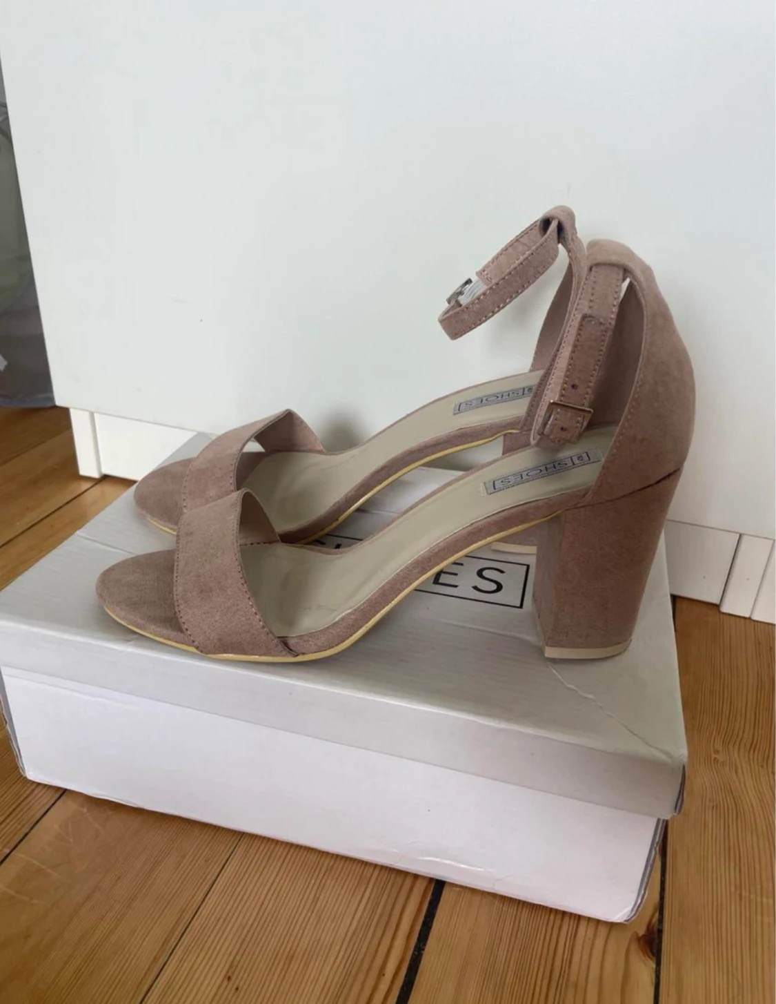 Rosa klackskor  - 90